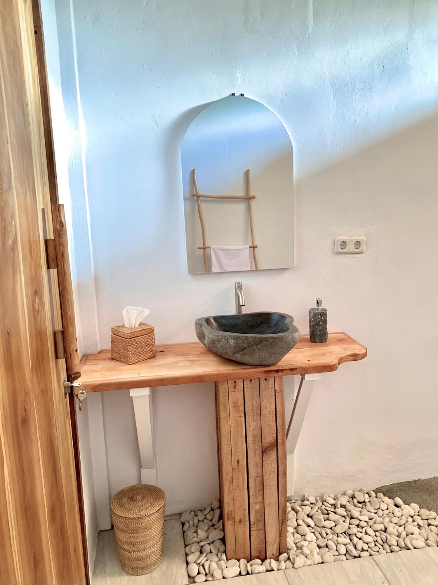 Ripbowl Guest House 塞隆贝拉纳克 外观 照片